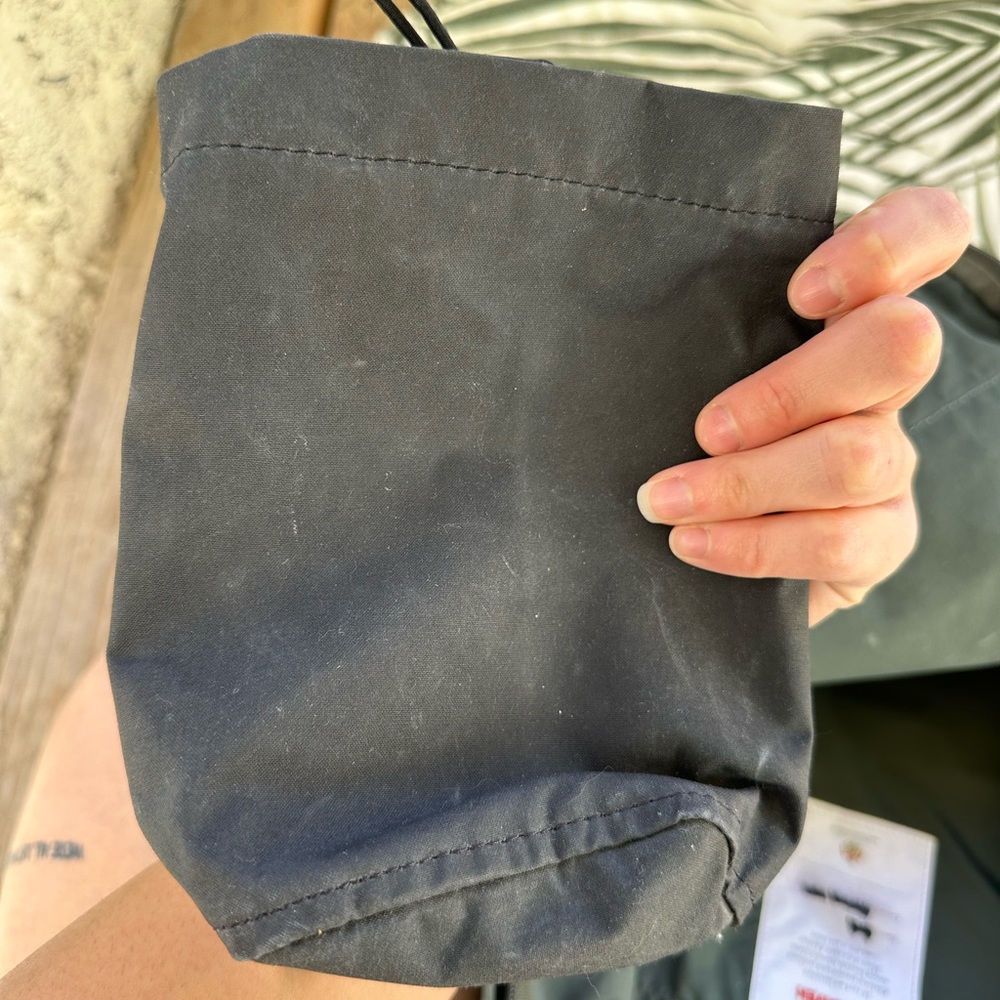 Fjallraven Kanken Laptop Bag 17” in Forest Green - Picture 12 of 13